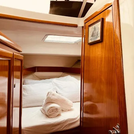 Ero- A Floating Escape In *