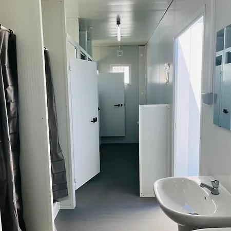 Ero- A Floating Escape In Bateau-hôtel *