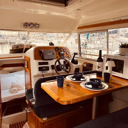 Ero- A Floating Escape In * 리스본